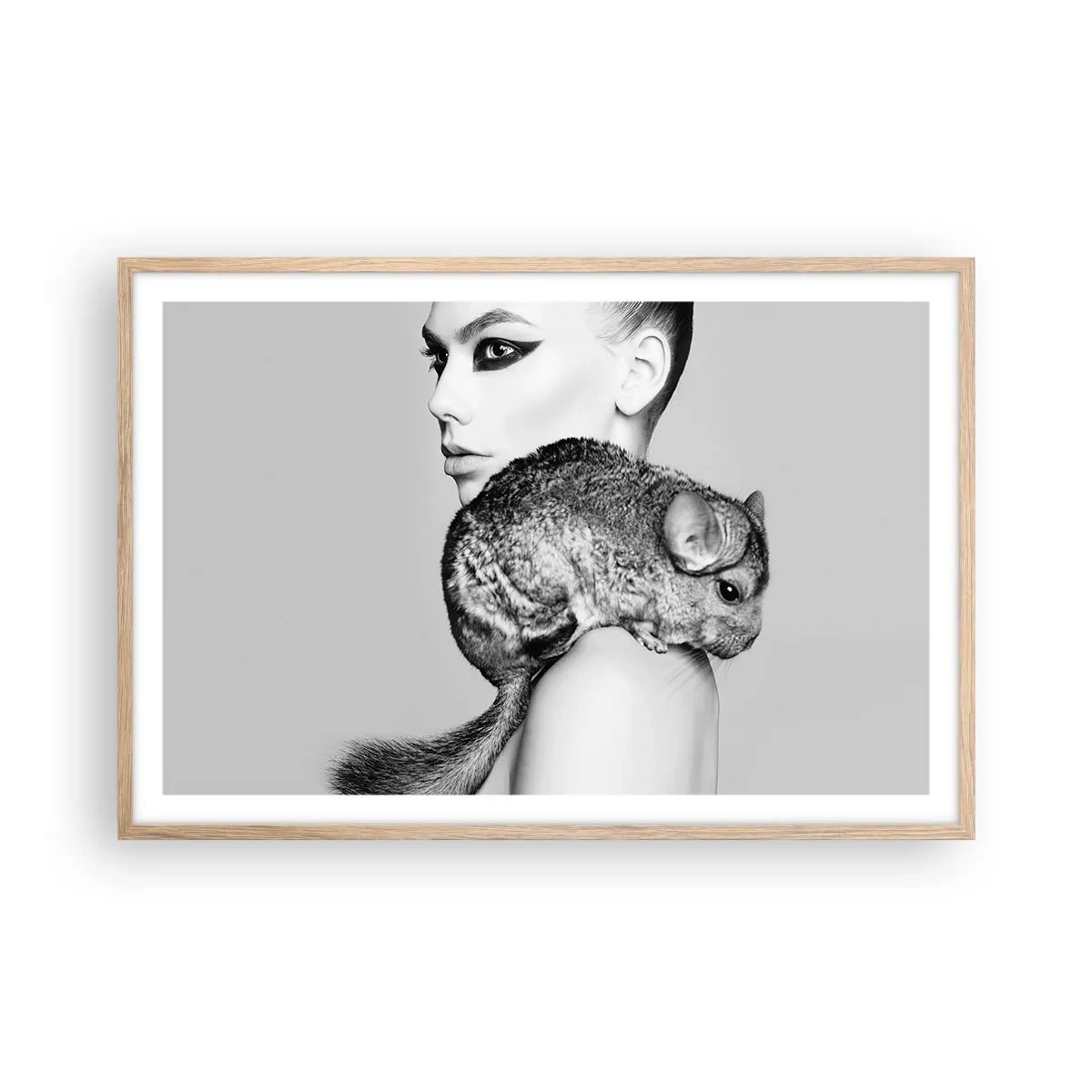 Poszter világos tölgy keretben - Hölgy csincsillával - 91x61 cm