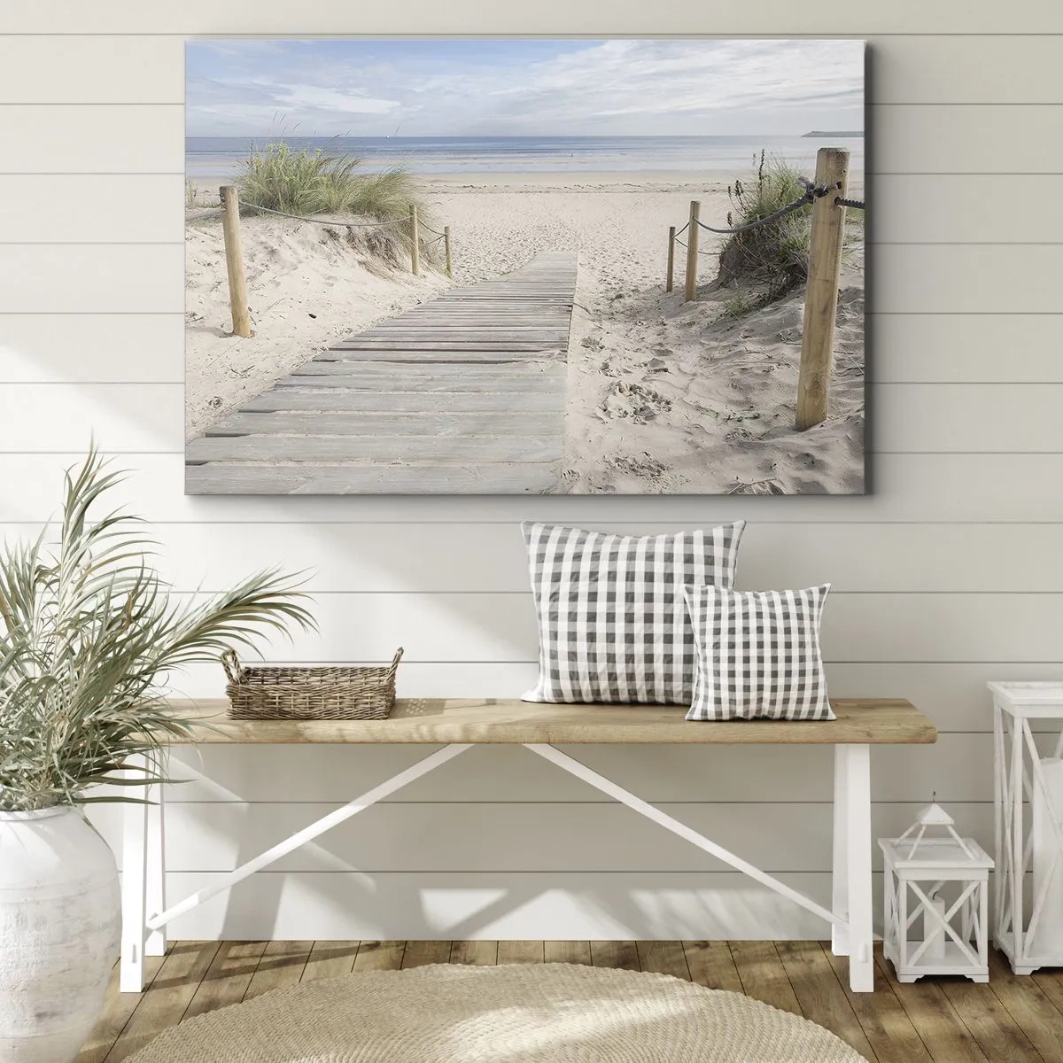 Vászonkép - Egy pallóút vezet egy homokos tengerpartra - 70x50cm - A horizontig - Modern fali dekoráció nappalihoz és hálószobához ARTTOR