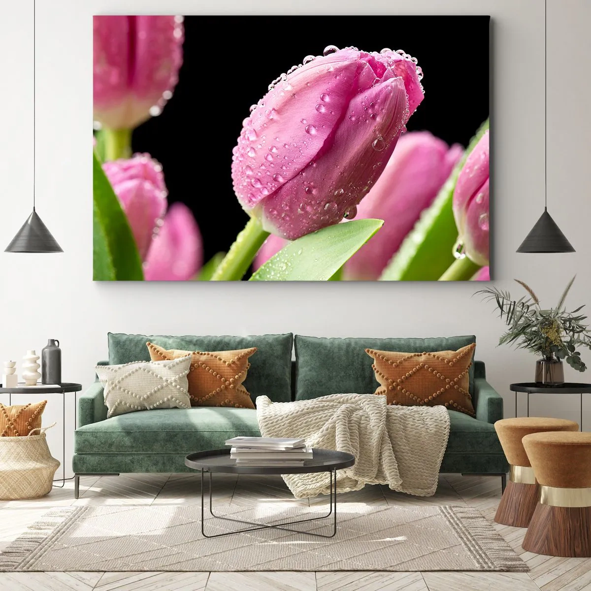 Vászonkép - Rózsaszín tulipán vízcseppekkel fekete alapon - 70x50cm - Lila álom a harmatban - Modern fali dekoráció nappalihoz és hálószobához ARTTOR