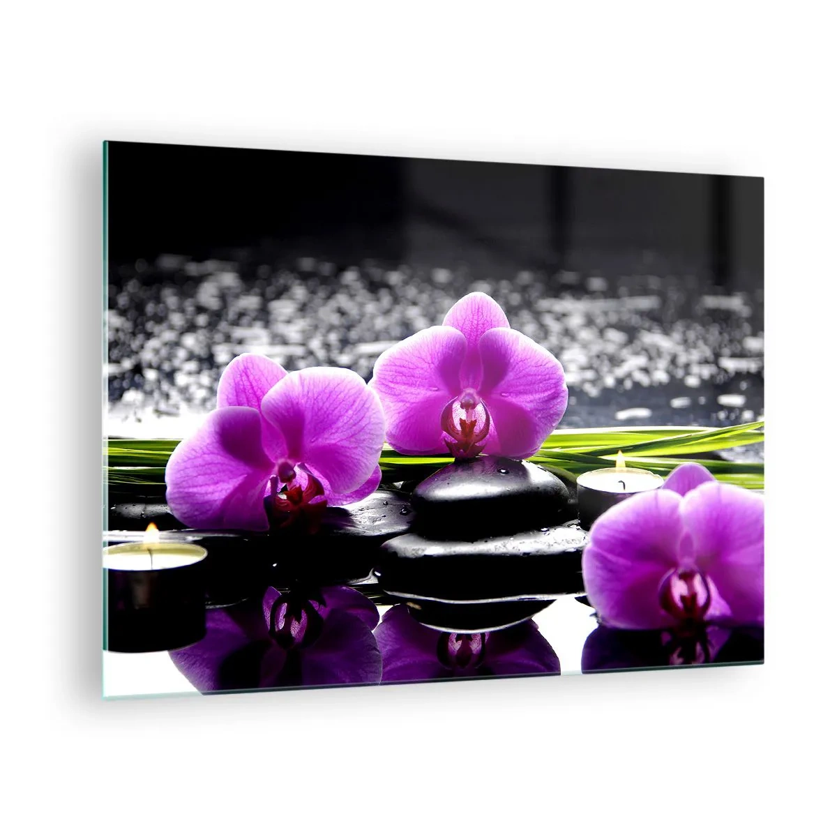 Üveg kép - Lila orchideák kövekkel és gyertyákkal a víz hátterében - 70x50cm - Elmerülni a békében és a csendben - Modern fali dekoráció nappalihoz és hálószobához ARTTOR