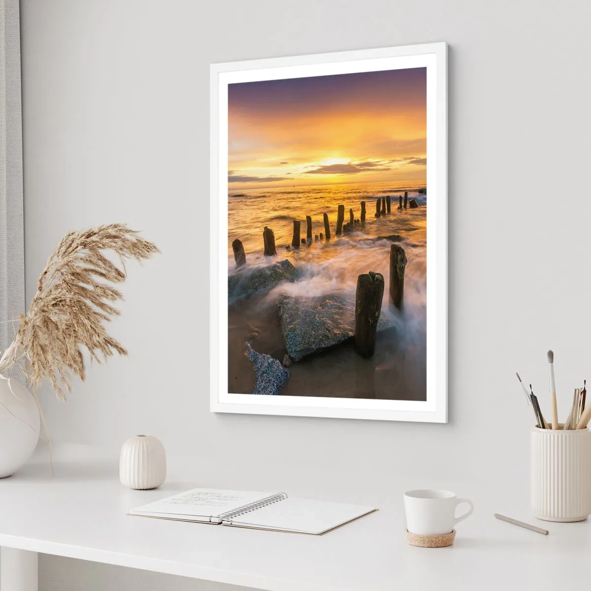 Poszter fekete keretben - A Balti-tenger nyers szépsége - 50x70 cm