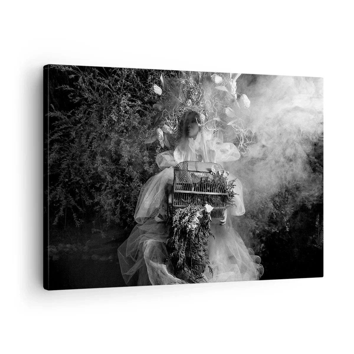 Vászonkép - Fekete-fehér kompozíció egy ruhás alakkal és egy ketreccel a ködben. - 70x50cm - Maga az Anya – Természet - Modern fali dekoráció nappalihoz és hálószobához ARTTOR