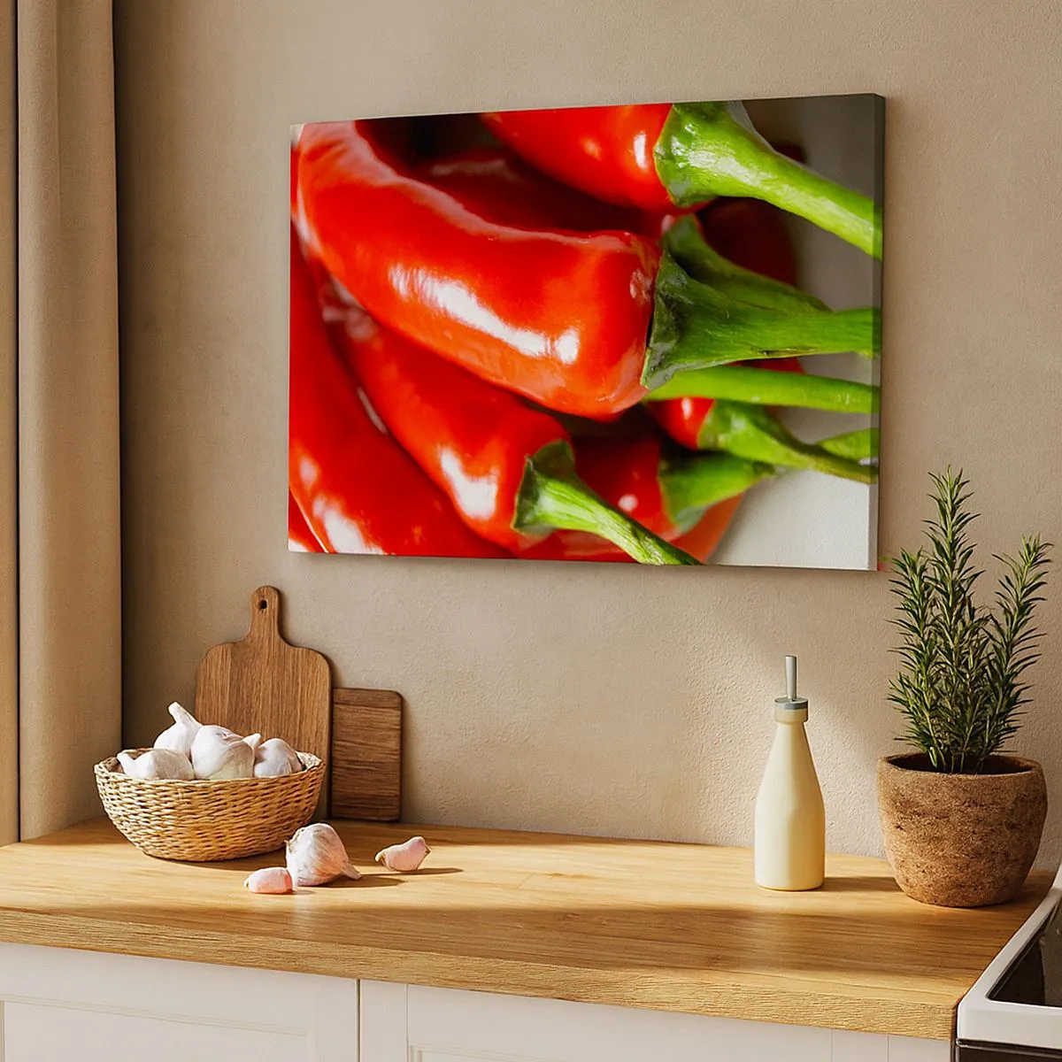 Vászonkép - Piros chili paprika zöld szárral közelről - 70x50cm - Lédús, fényes, sima - Modern fali dekoráció nappalihoz és hálószobához ARTTOR