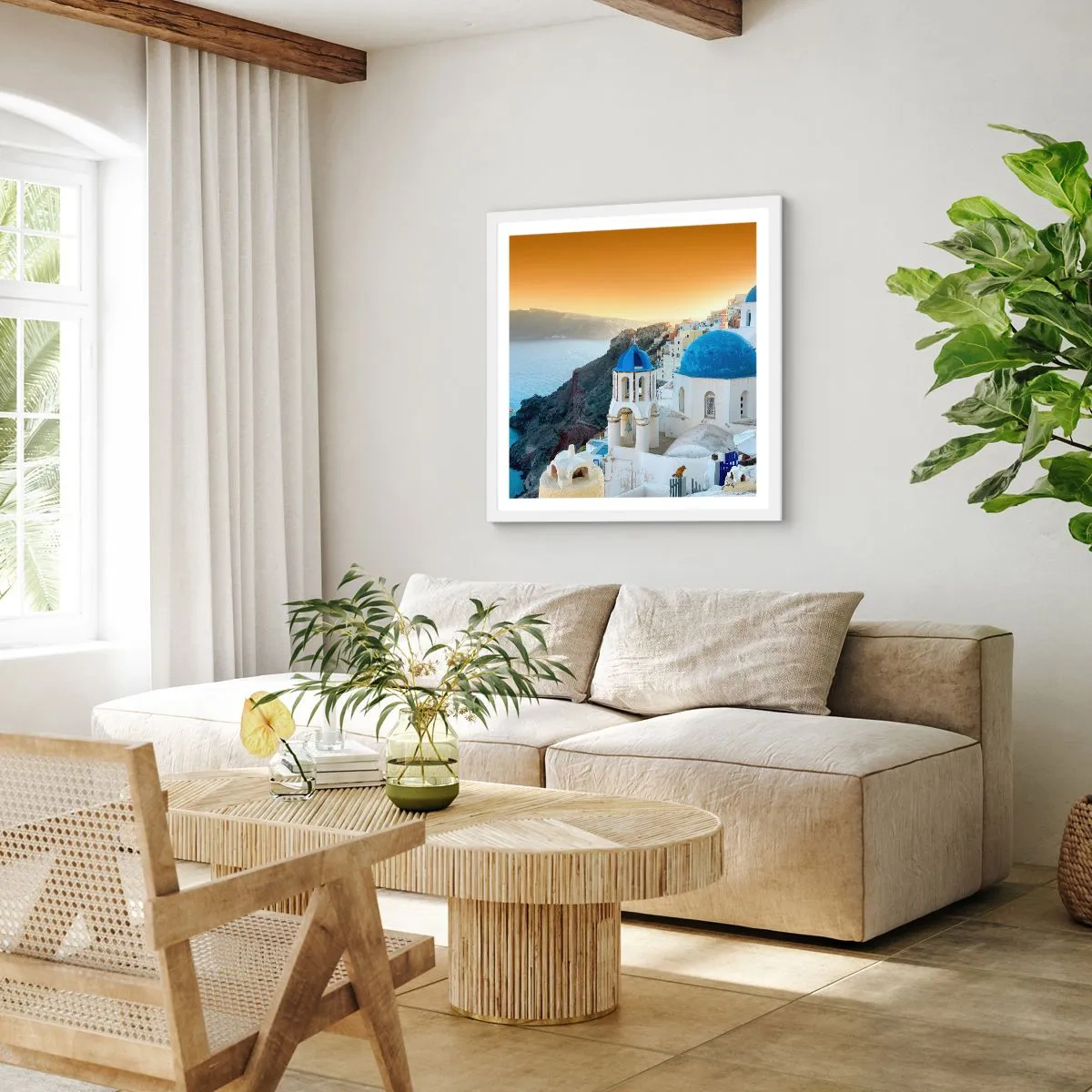 Poszter fekete keretben - Santorini – rásimulva a sziklákra - 50x50 cm