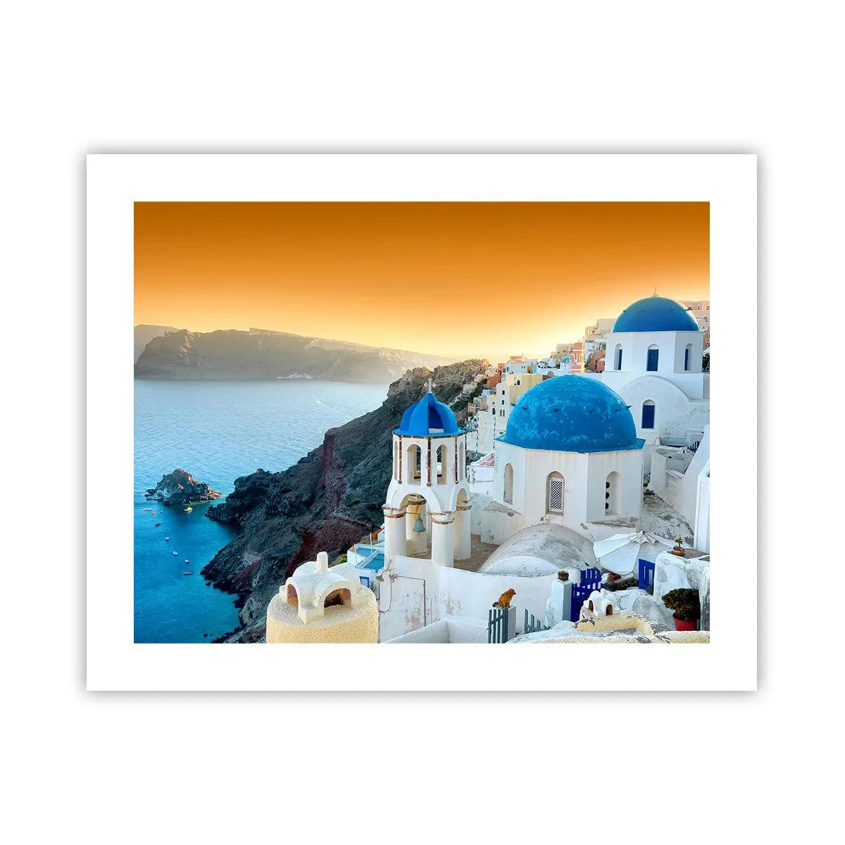 Poszter - Santorini – rásimulva a sziklákra - 50x40 cm