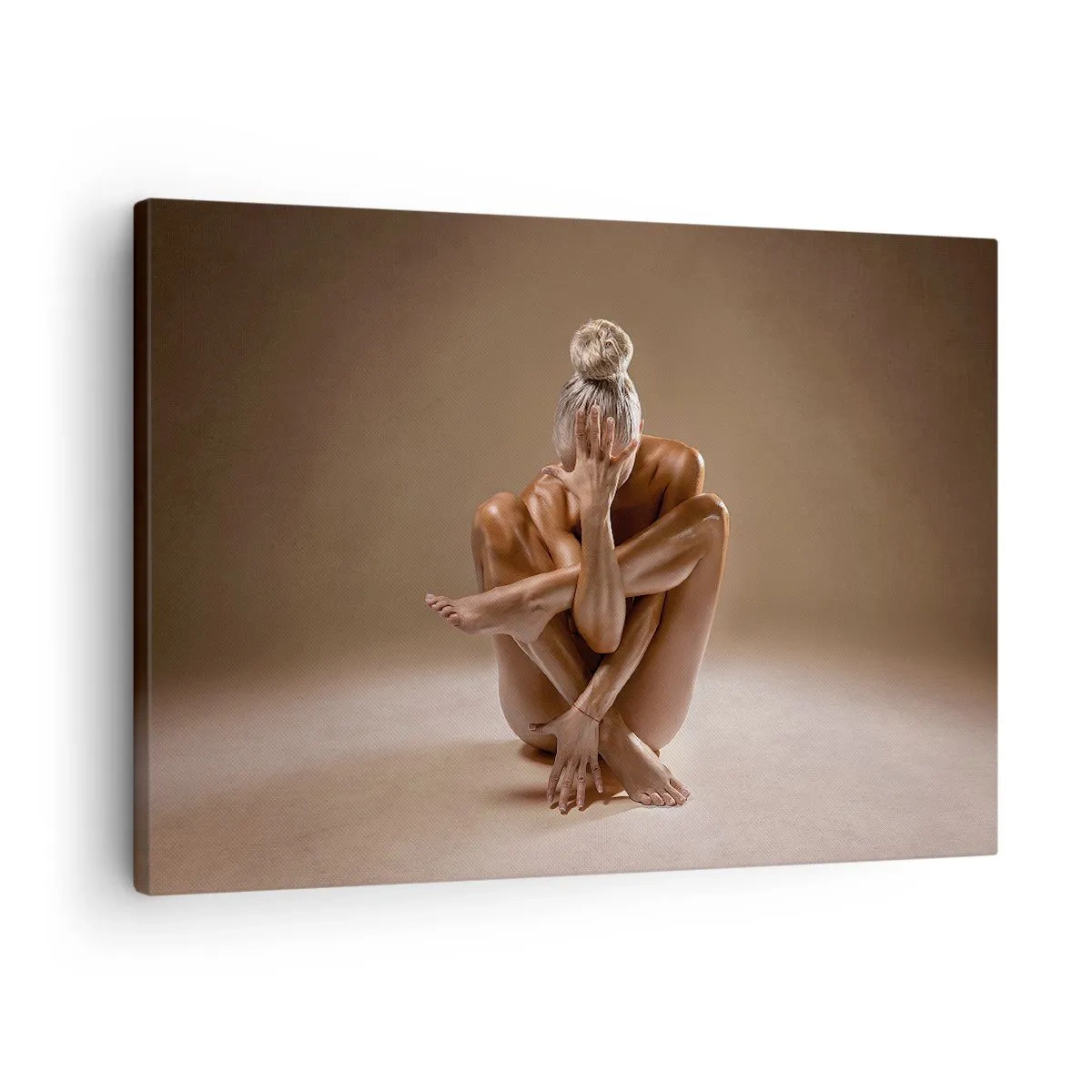 Vászonkép - Egy nő művészi sziluettje bézs háttérrel - 70x50cm - A test és a lélek egysége - Modern fali dekoráció nappalihoz és hálószobához ARTTOR