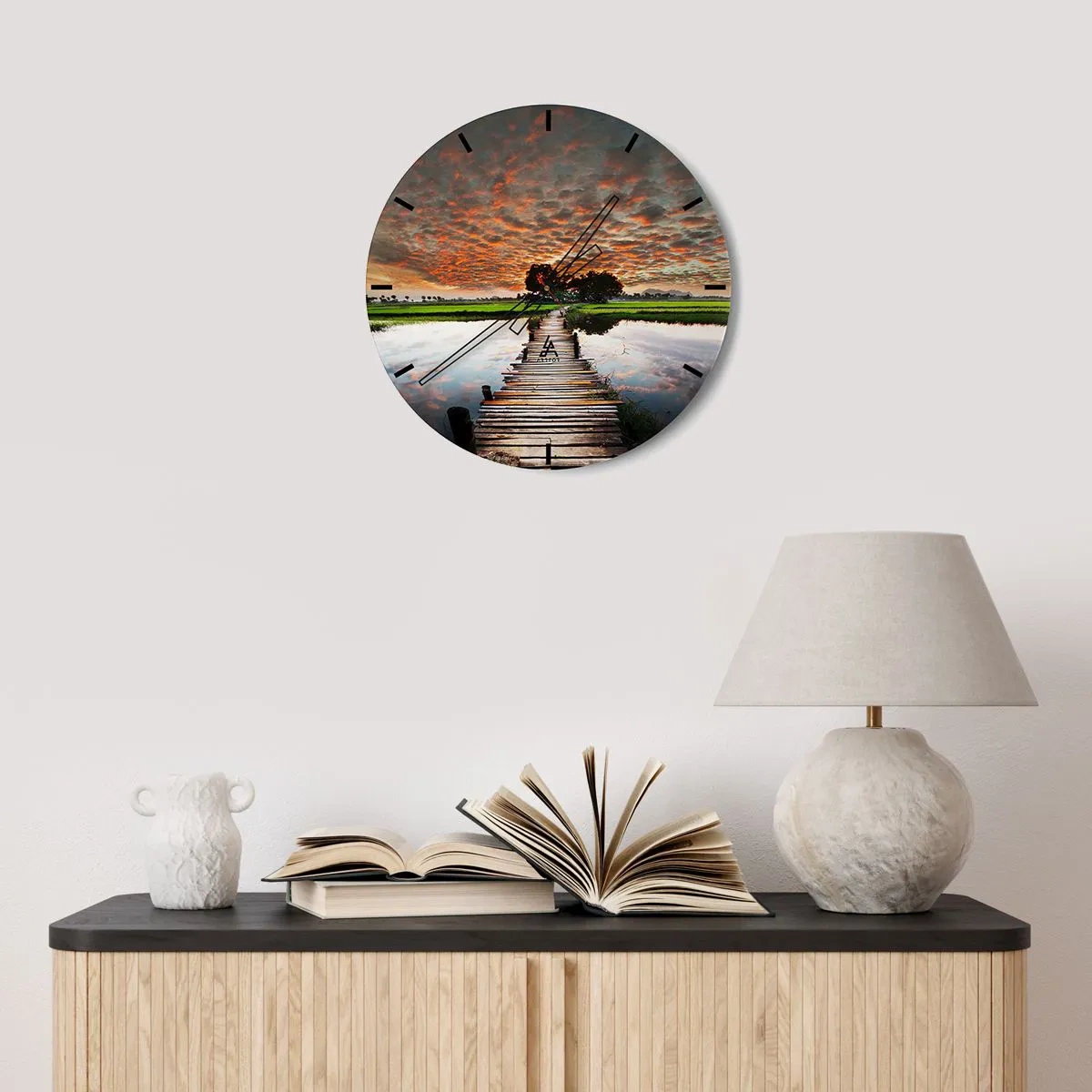 Falióra, Óra - A móló a festői naplemente hátterében - 30x30cm - Nyújtsd ki a karjaidat - lélegezz  - Modern fali dekoráció nappalihoz, konyhához és hálószobához ARTTOR