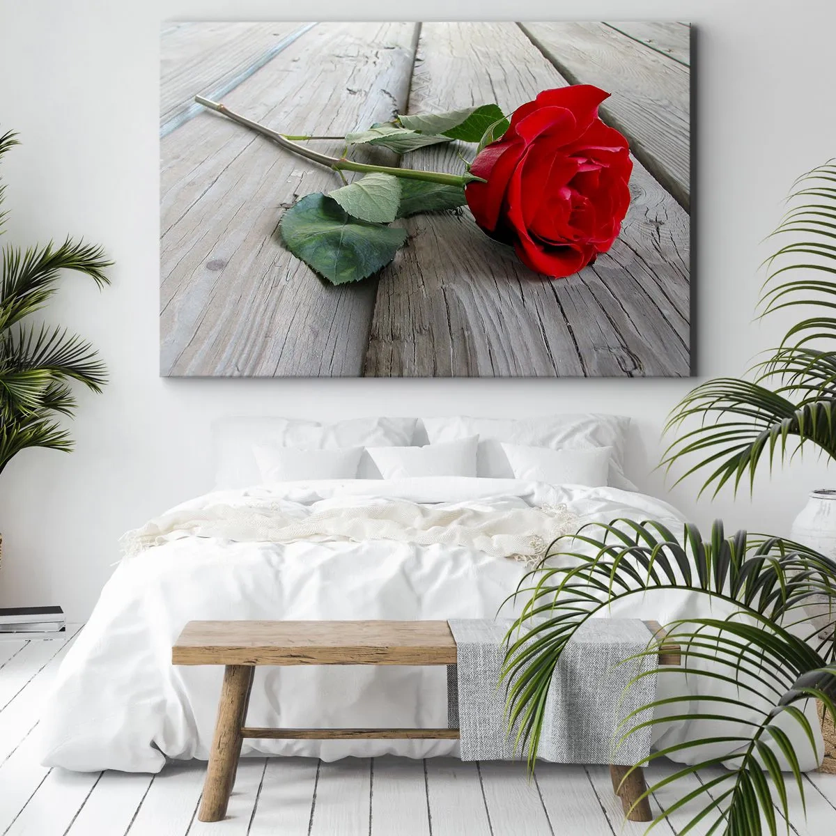 Vászonkép - Vörös rózsa fából készült háttéren - 70x50cm - Egy tanulmány Scarletben - Modern fali dekoráció nappalihoz és hálószobához ARTTOR