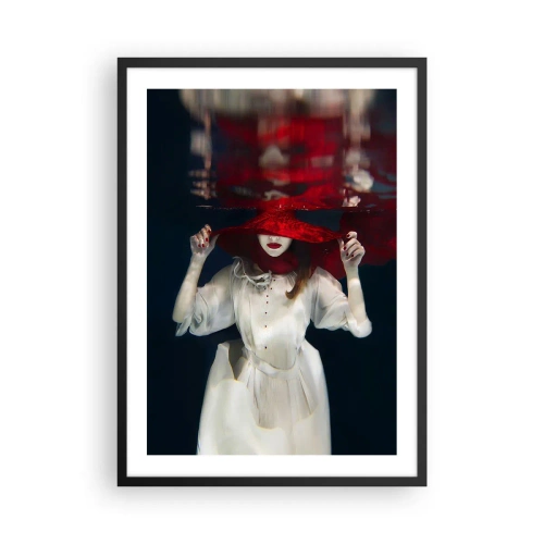 Poszter fehér keretben - Egy piros kalapos nő víz alatt van. - 50x70cm - Furi(fele)ség - Modern fali dekoráció nappalihoz és hálószobához ARTTOR