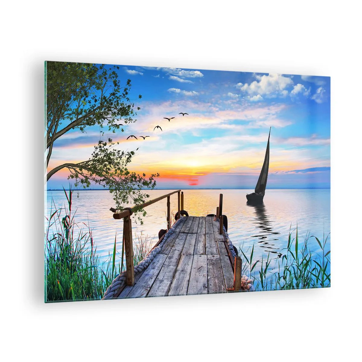 Üveg kép - Egy tóparti móló naplementekor, egy vitorlással a háttérben - 70x50cm - Kellemes este - Modern fali dekoráció nappalihoz és hálószobához ARTTOR