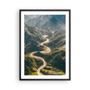 Poszter fehér keretben - Festői kilátás a hegyi völgyeken át kanyargó folyóra - 50x70cm - A hegyek szívéből - Modern fali dekoráció nappalihoz és hálószobához ARTTOR