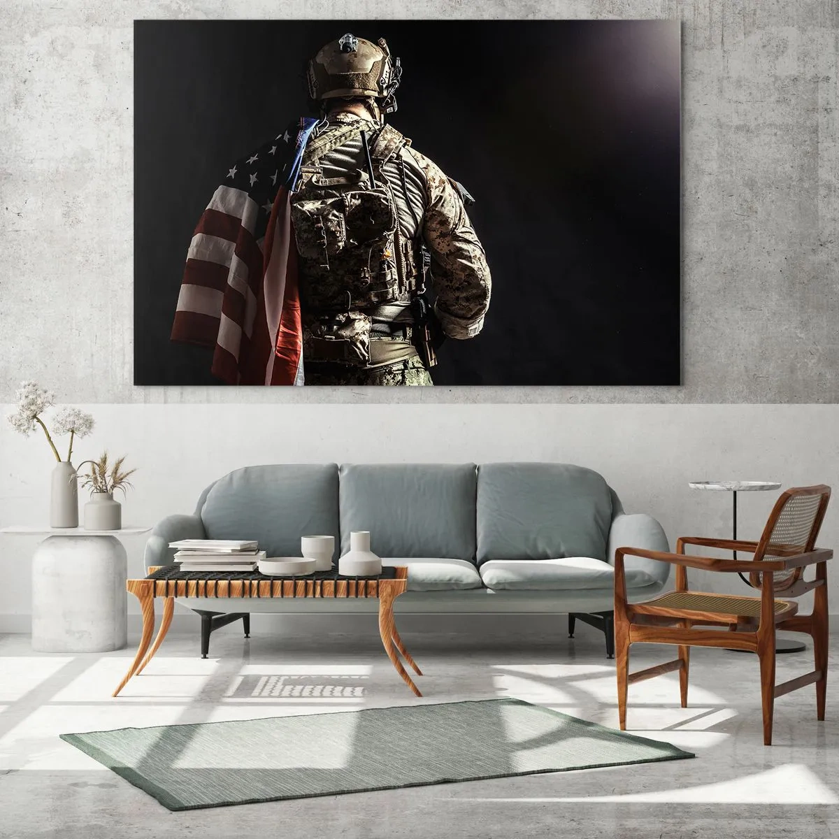 Üveg kép - Egy katona amerikai zászlóval sötét háttér előtt - 70x50cm - Pont ezért - Modern fali dekoráció nappalihoz és hálószobához ARTTOR