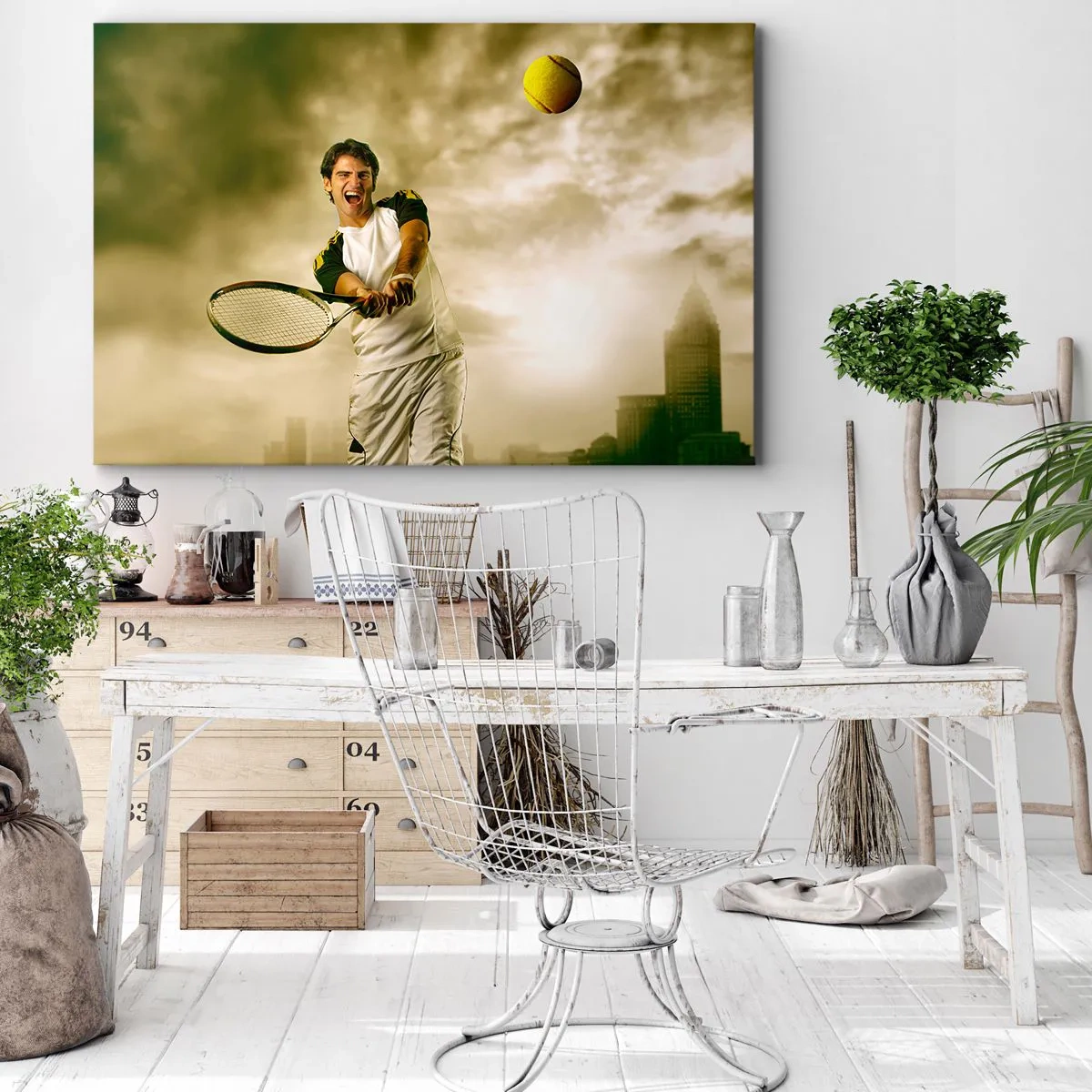 Vászonkép - Teniszező akcióban egy városi táj hátterében álló játék során - 70x50cm - Energia és boldogság - Modern fali dekoráció nappalihoz és hálószobához ARTTOR