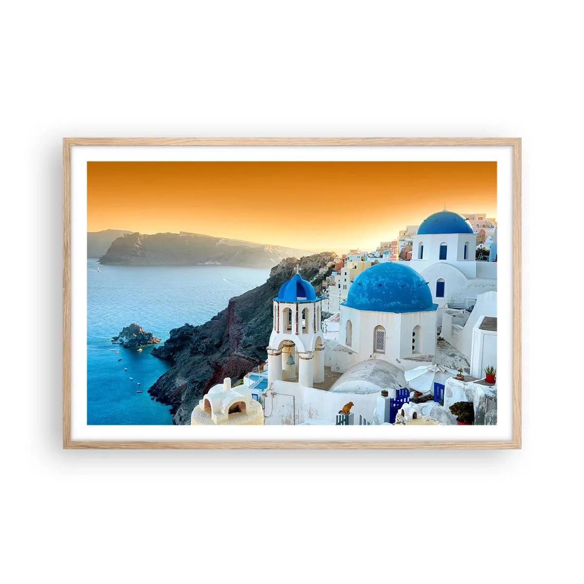 Poszter világos tölgy keretben - Santorini – rásimulva a sziklákra - 91x61 cm