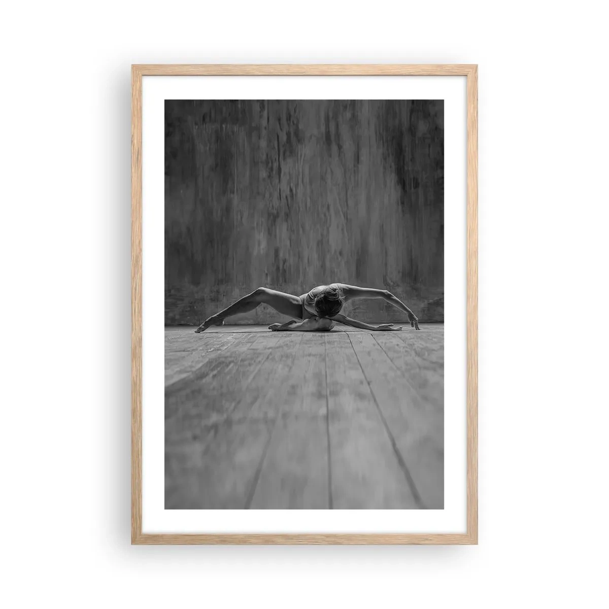 Poszter világos tölgy keretben - Előkerített szimmetria  - 50x70 cm