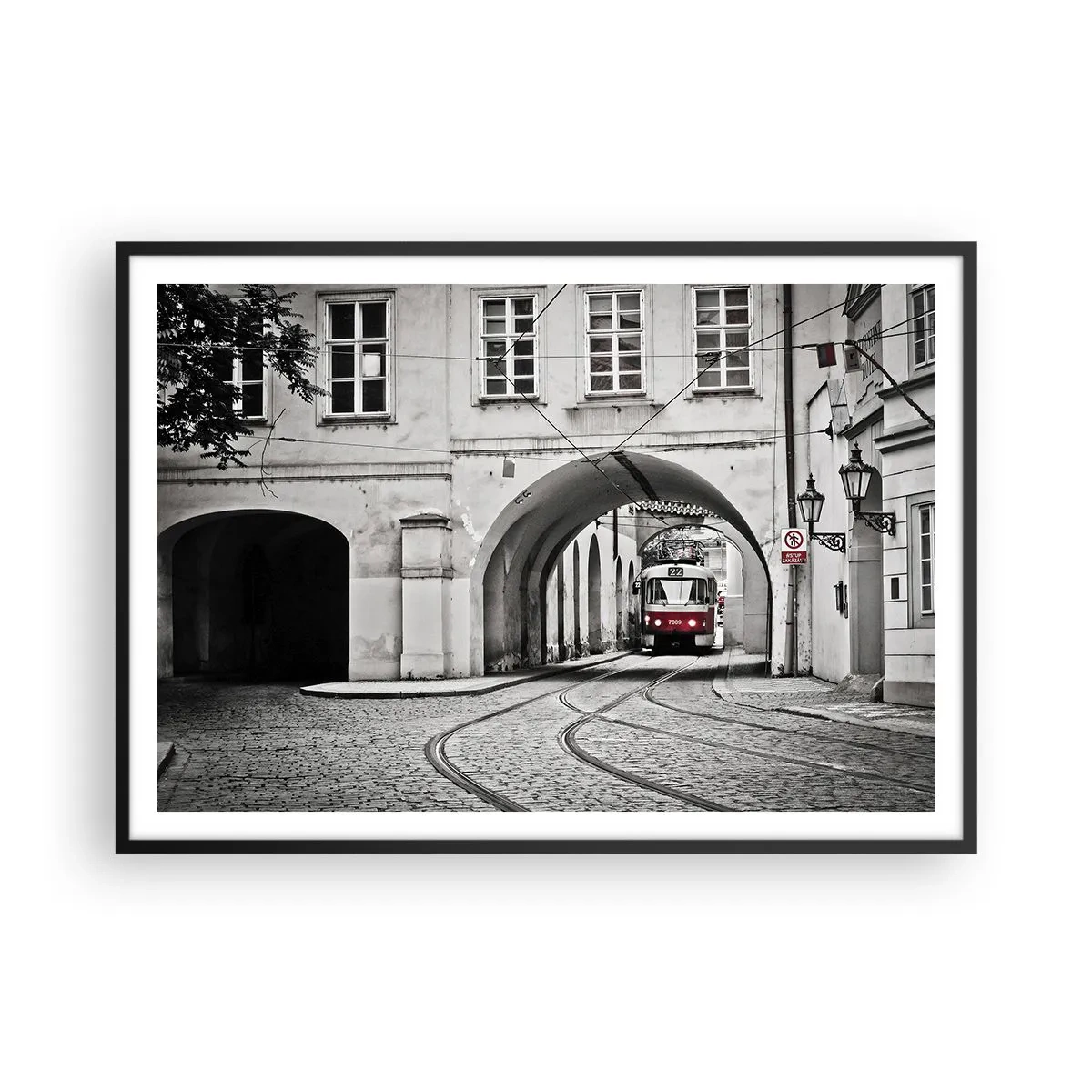 Poszter fehér keretben - A város labirintusán keresztül - 100x70 cm