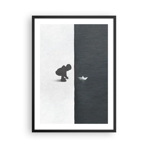 Poszter fehér keretben - Egy gyermek papírhajóval a víz fölé hajol - 50x70cm - Nagy utazás - Modern fali dekoráció nappalihoz és hálószobához ARTTOR