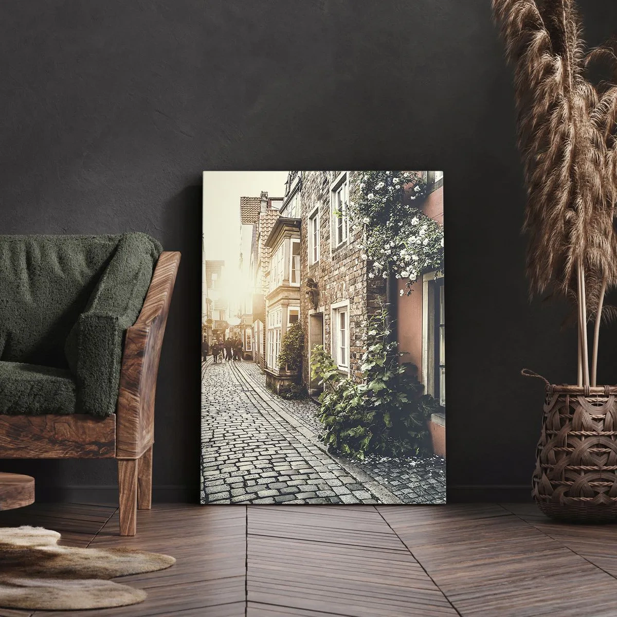 Vászonkép - Rózsa sikátor rózsaszín fényben - 70x100 cm