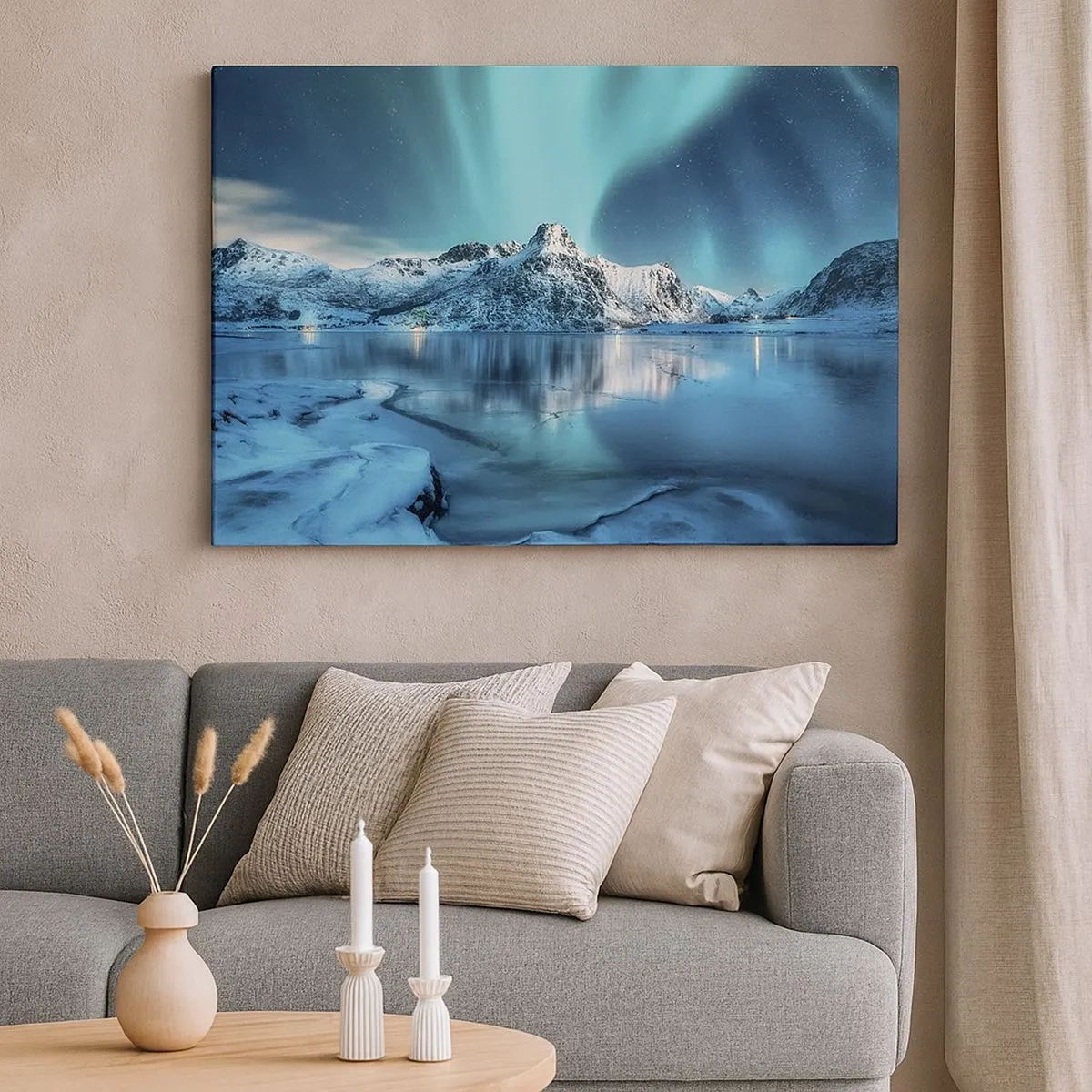 Vászonkép - Aurora Borealis hófödte hegyek és egy tó felett - 70x50cm - Fénynek az éjszakában - Modern fali dekoráció nappalihoz és hálószobához ARTTOR