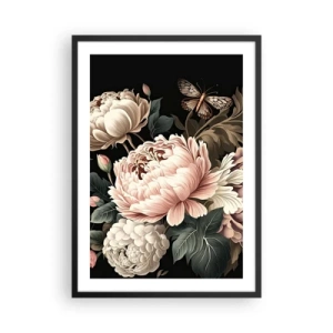 Poszter fehér keretben - Elegáns pünkösdi rózsák és egy pillangó fekete háttéren - 50x70cm - Barokk stílusban - Modern fali dekoráció nappalihoz és hálószobához ARTTOR