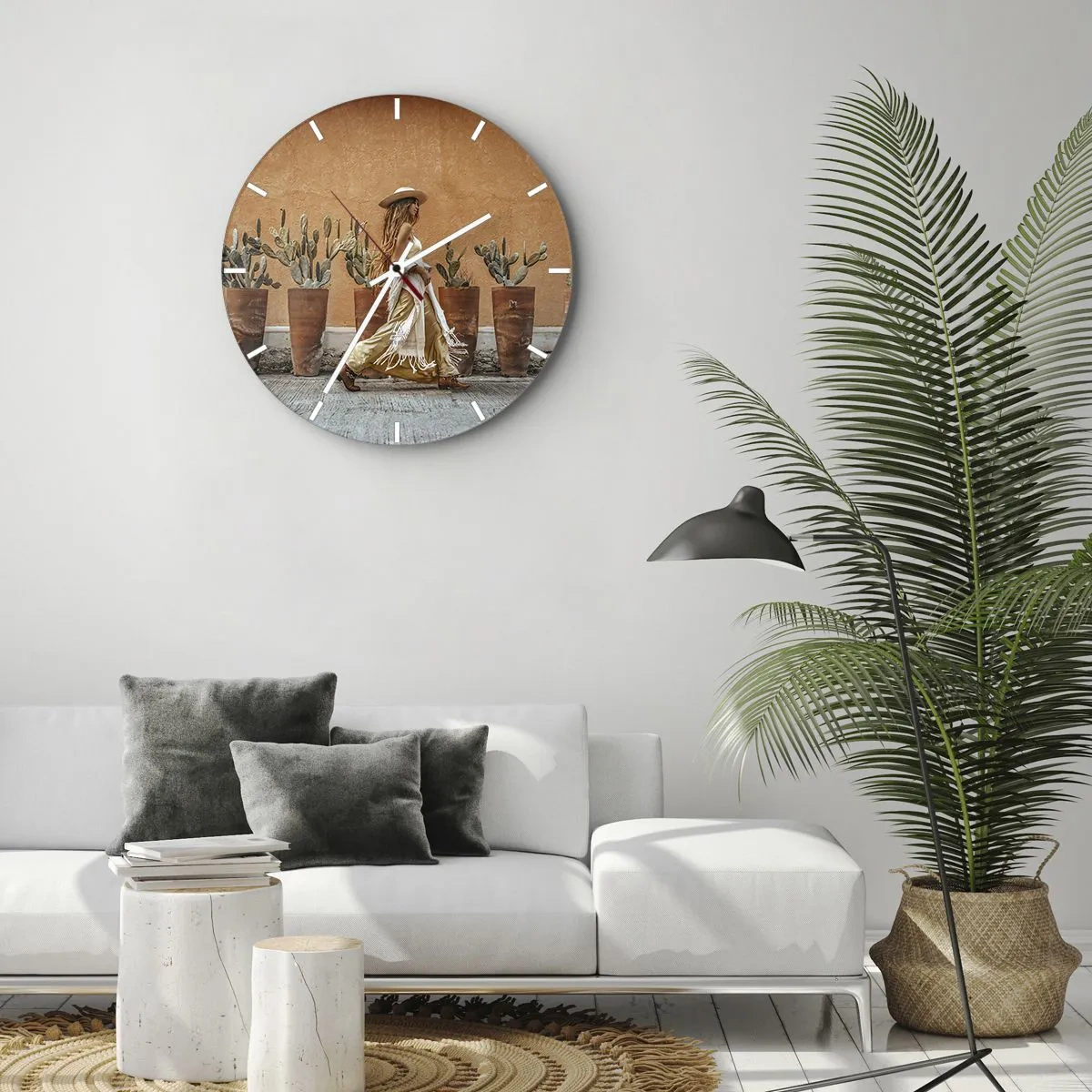 Falióra, Óra - Stilizált hippi nő kaktuszok cserépjeinek hátterében - 30x30cm - Hippi stílusban - Modern fali dekoráció nappalihoz, konyhához és hálószobához ARTTOR
