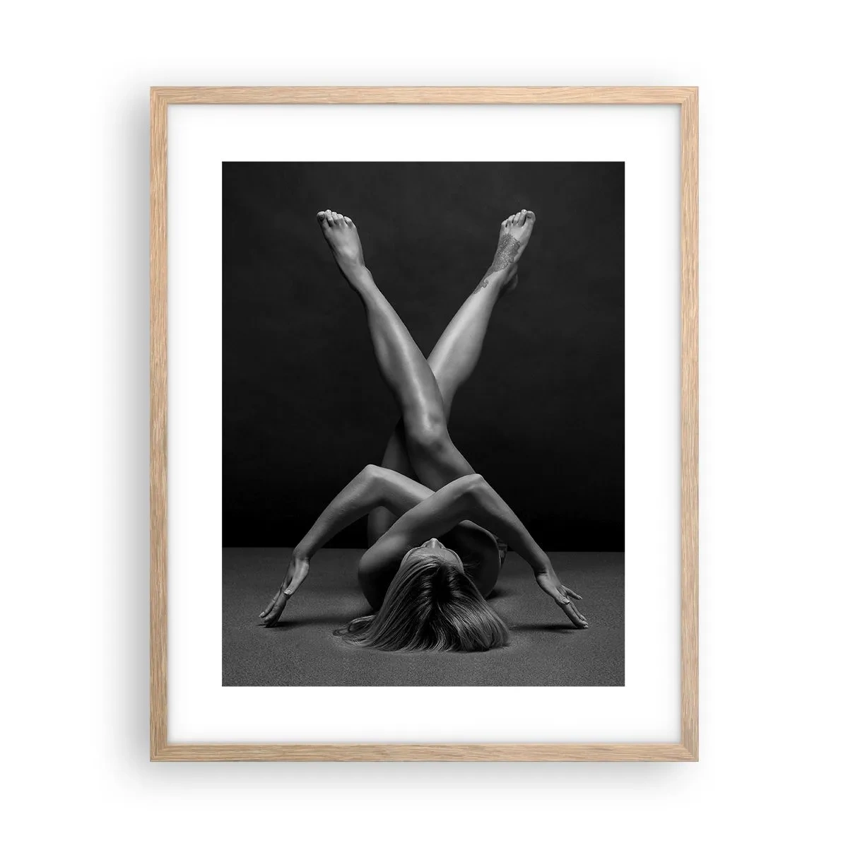 Poszter világos tölgy keretben - A meztelenség geometriája - 40x50 cm