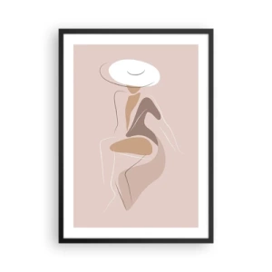 Poszter fehér keretben - Egy minimalista kép egy kalapban lévő nőről bézs háttér előtt. - 50x70cm - Egy hölgynek lenni - Modern fali dekoráció nappalihoz és hálószobához ARTTOR