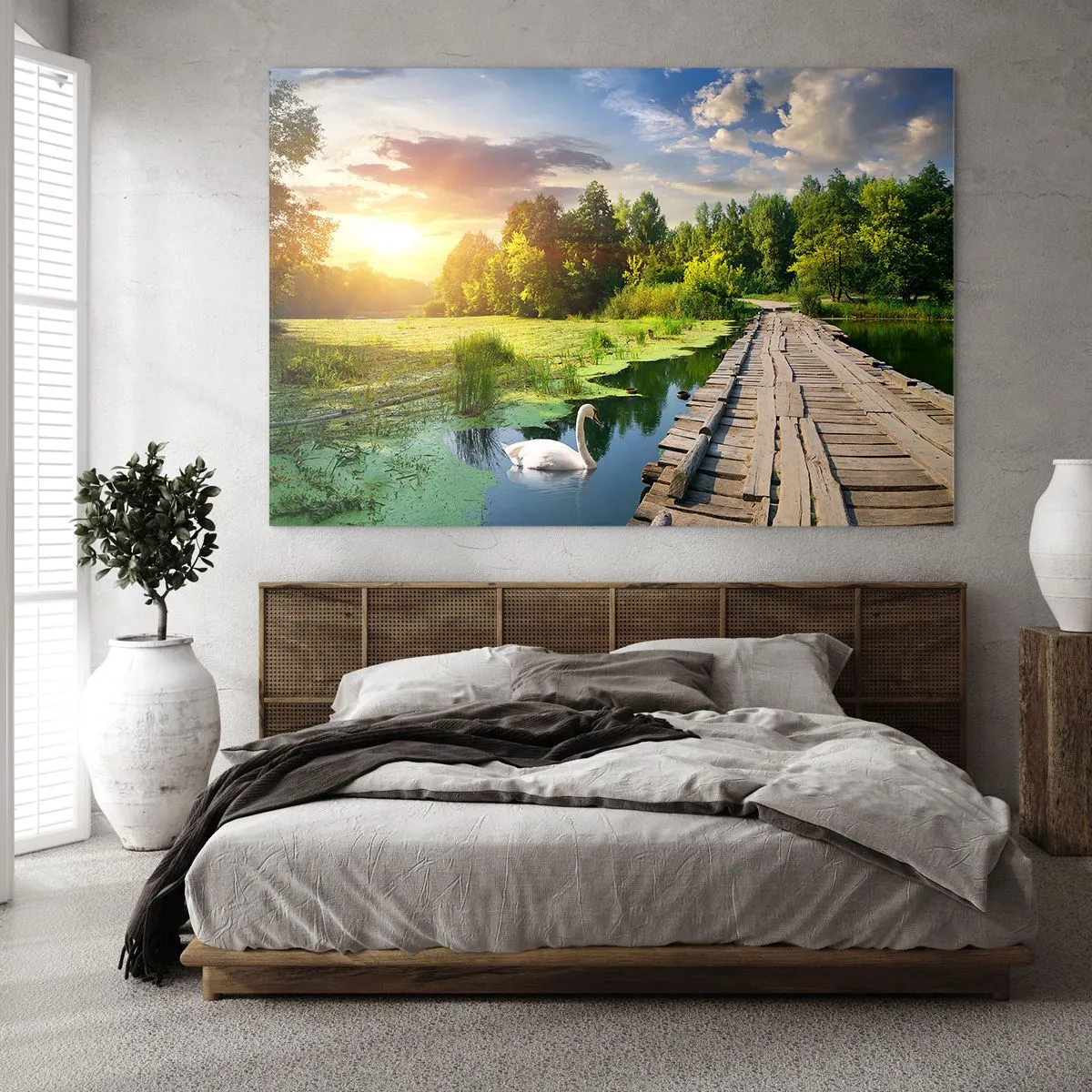 Üveg kép - Fából készült móló egy tó felett, egy hattyúval naplementekor - 70x50cm - Nyár, mindenhol nyár - Modern fali dekoráció nappalihoz és hálószobához ARTTOR