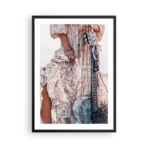 Poszter fehér keretben - Egy ruhatöredék díszekkel és egy bohém stílusú gitárral - 50x70cm - Hippik az úton - Modern fali dekoráció nappalihoz és hálószobához ARTTOR