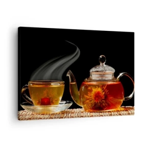 Vászonkép - Üveg teáskanna virágteával és egy csészével - 70x50cm - A teafőzés varázsa és művészete - Modern fali dekoráció nappalihoz és hálószobához ARTTOR