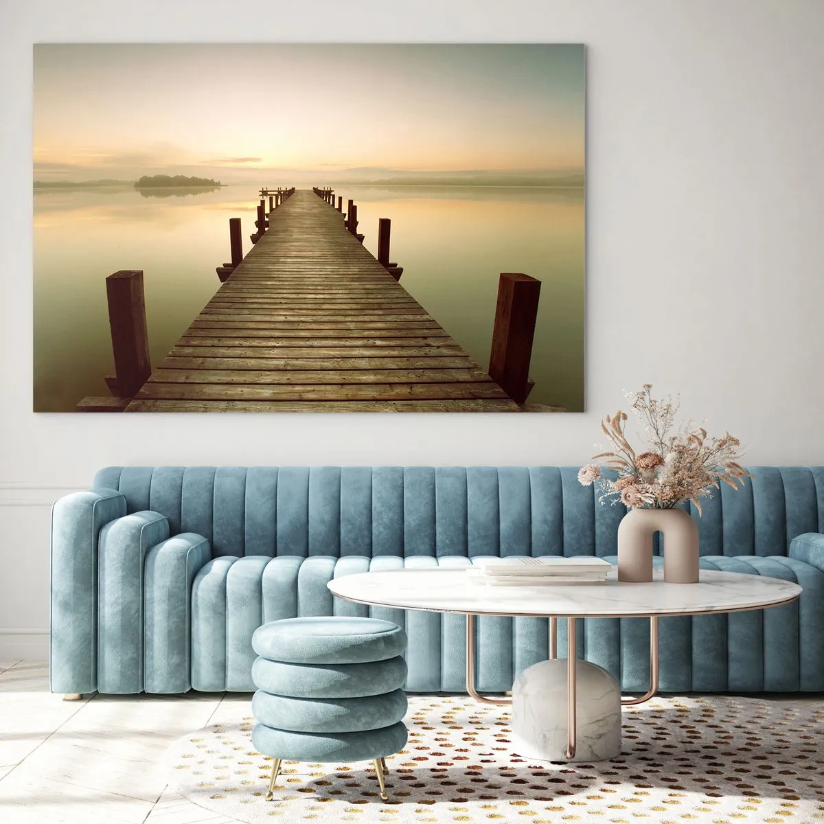 Üveg kép - Egy fából készült móló egy nyugodt tavon hajnalban - 70x50cm - Hajnal előtt, hajnal, fény - Modern fali dekoráció nappalihoz és hálószobához ARTTOR