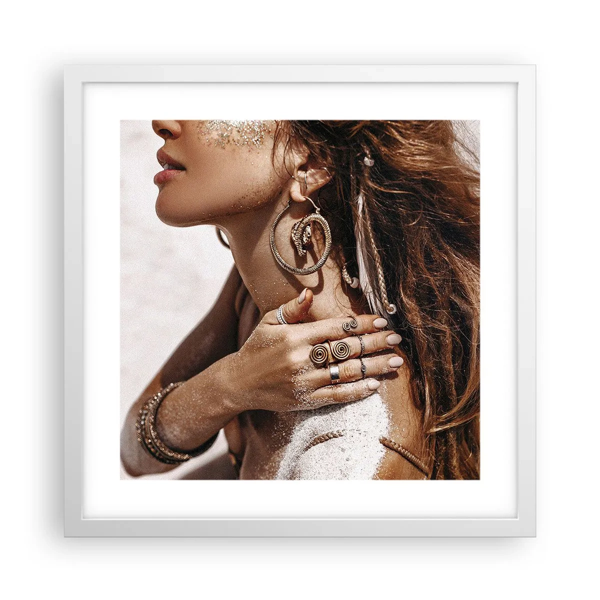 Poszter fekete keretben - Az érintetlen tengerpart királynője - 40x40 cm