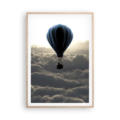 Poszter világos tölgy keretben - Egy vándor a felhők felett - 70x100 cm