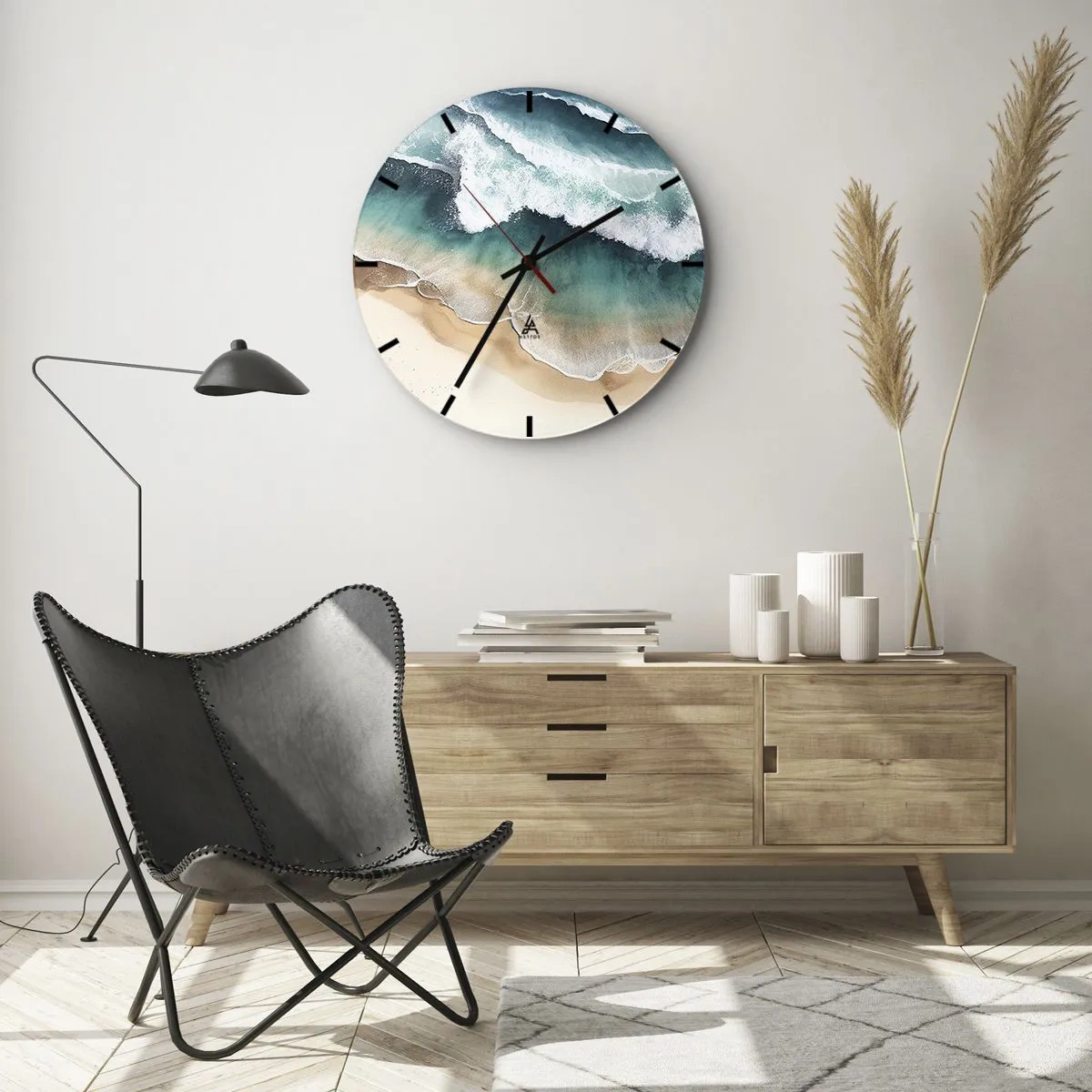 Falióra, Óra - Tengeri hullámok csapódnak a homokos tengerparton madártávlatból - 30x30cm - Egy örök találkozás - Modern fali dekoráció nappalihoz, konyhához és hálószobához ARTTOR