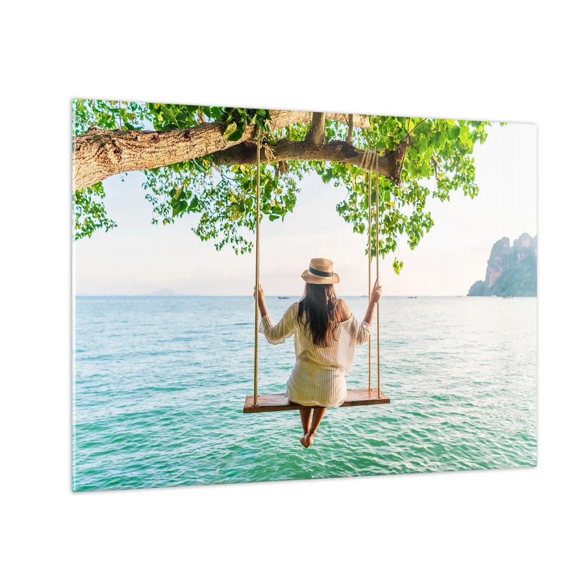 Üveg kép - Nő egy hintán a tengerparton, trópusi környezetben - 70x50cm - Az élet gyönyörű - Modern fali dekoráció nappalihoz és hálószobához ARTTOR