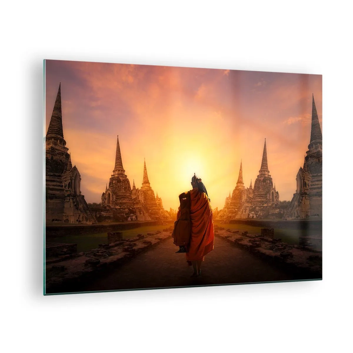 Üveg kép - Egy szerzetes a lenyugvó nap és az ázsiai templomok hátterében - 70x50cm - Nyugalomban a végtelenségen át - Modern fali dekoráció nappalihoz és hálószobához ARTTOR