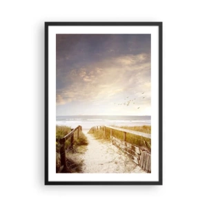 Poszter fehér keretben - Ösvény a tengerpartra naplementekor, madarak repülnek el mellettünk - 50x70cm - A béke tere - Modern fali dekoráció nappalihoz és hálószobához ARTTOR