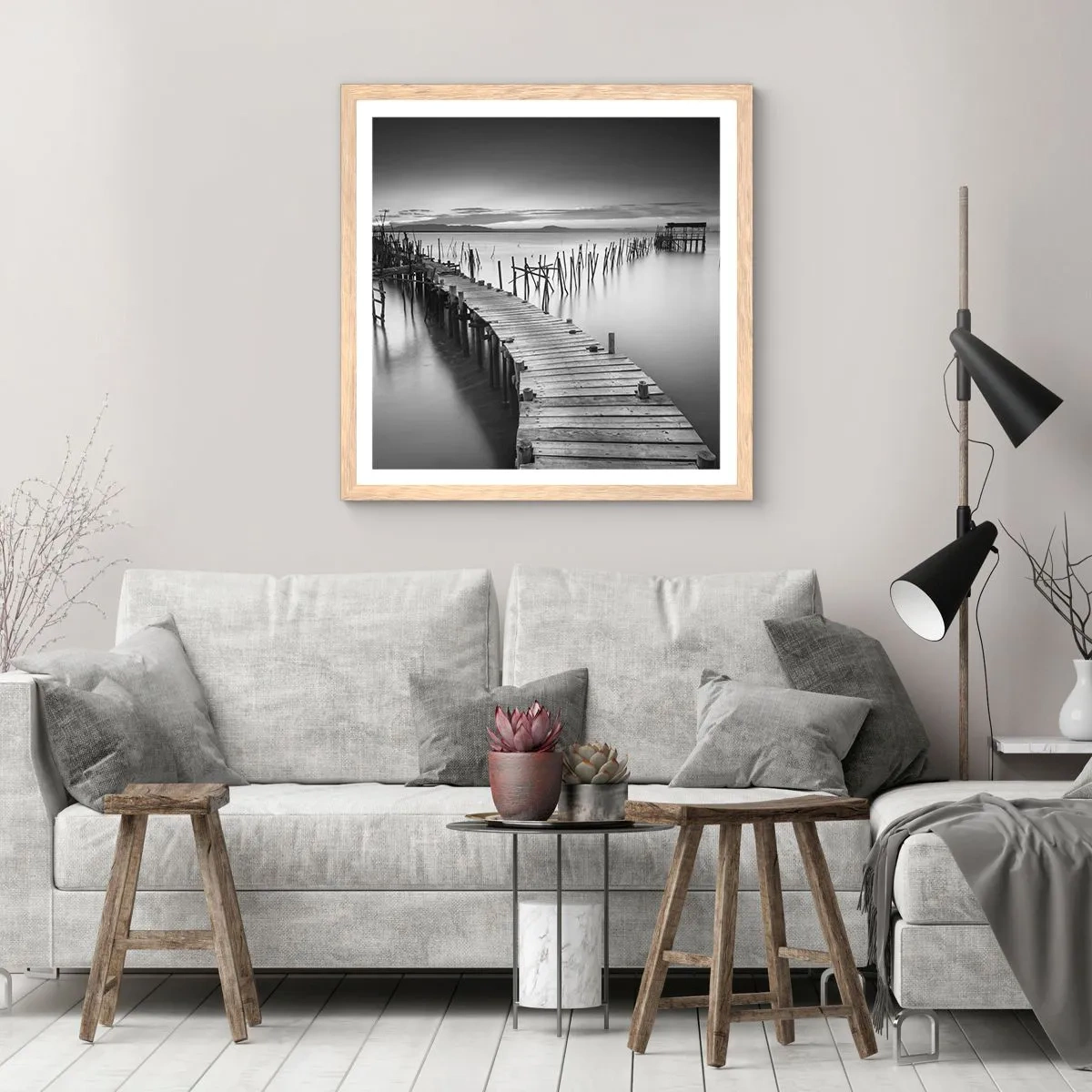 Poszter világos tölgy keretben - Egy elfeledett part békéje - 60x60 cm