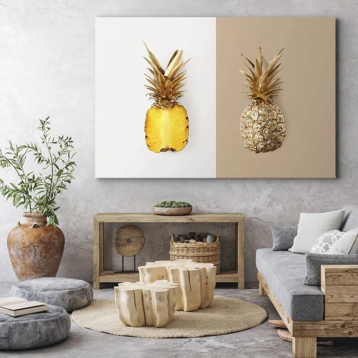 Vászonkép - Fél friss, aranyló ananász kontrasztos háttér előtt - 70x50cm - Ananász nekünk - Modern fali dekoráció nappalihoz és hálószobához ARTTOR