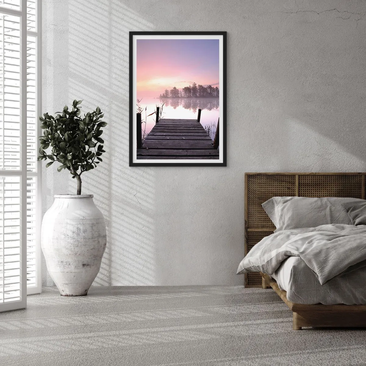 Poszter fehér keretben - Pasztellszínű tóparti móló reggel - 50x70cm - A lila ködből... - Modern fali dekoráció nappalihoz és hálószobához ARTTOR