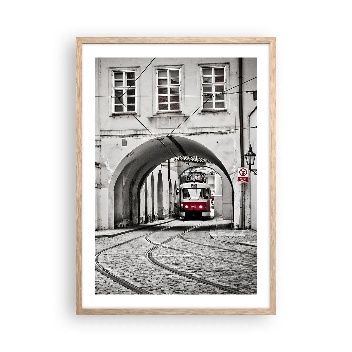 Poszter világos tölgy keretben - A város labirintusán keresztül - 50x70 cm