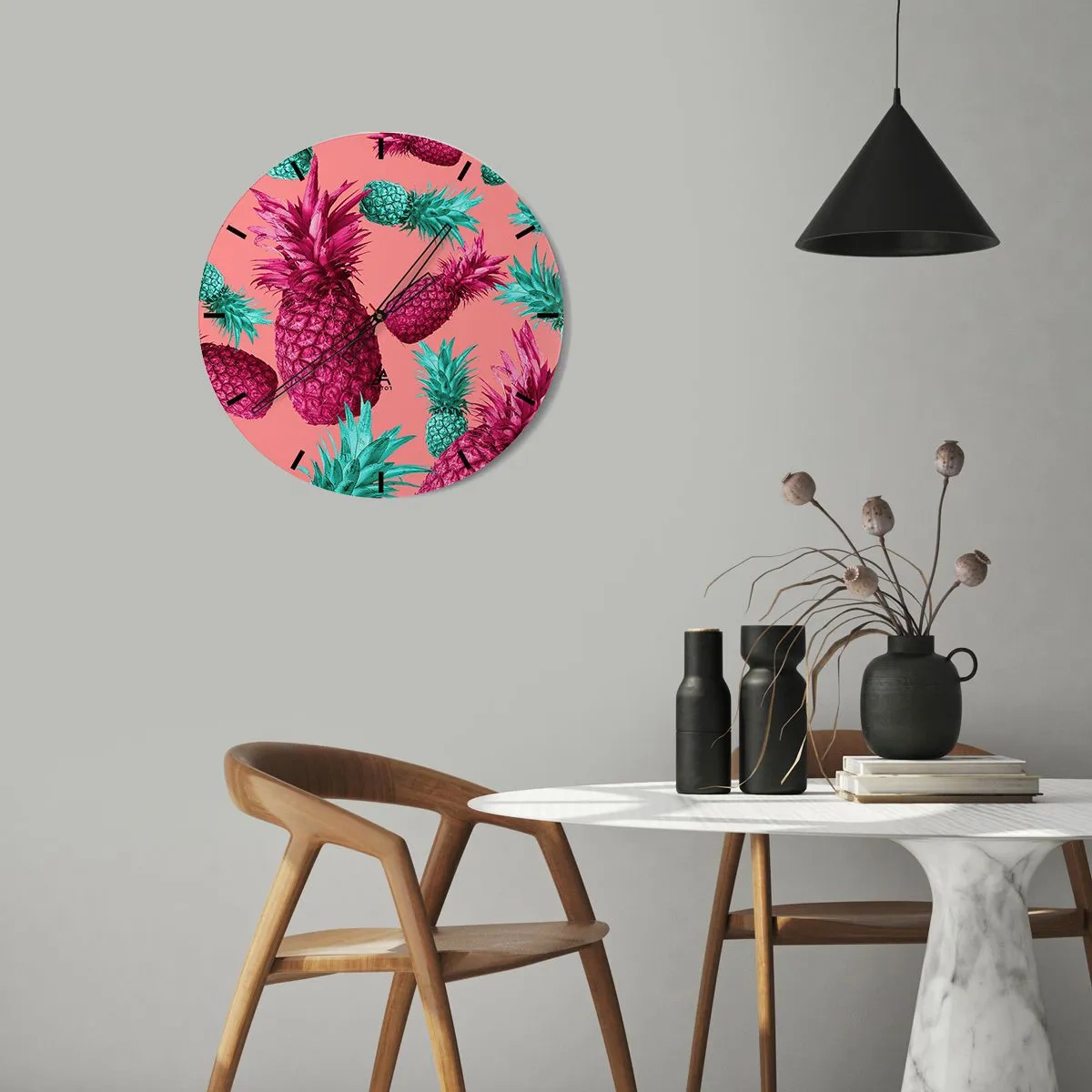 Falióra, Óra - Rózsaszín és zöld ananász pasztell rózsaszín háttéren - 30x30cm - A szabadság édes - Modern fali dekoráció nappalihoz, konyhához és hálószobához ARTTOR