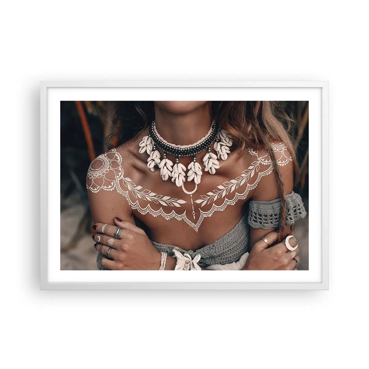 Poszter fekete keretben - Talizmánok, a nőiesség rituáléi - 70x50 cm