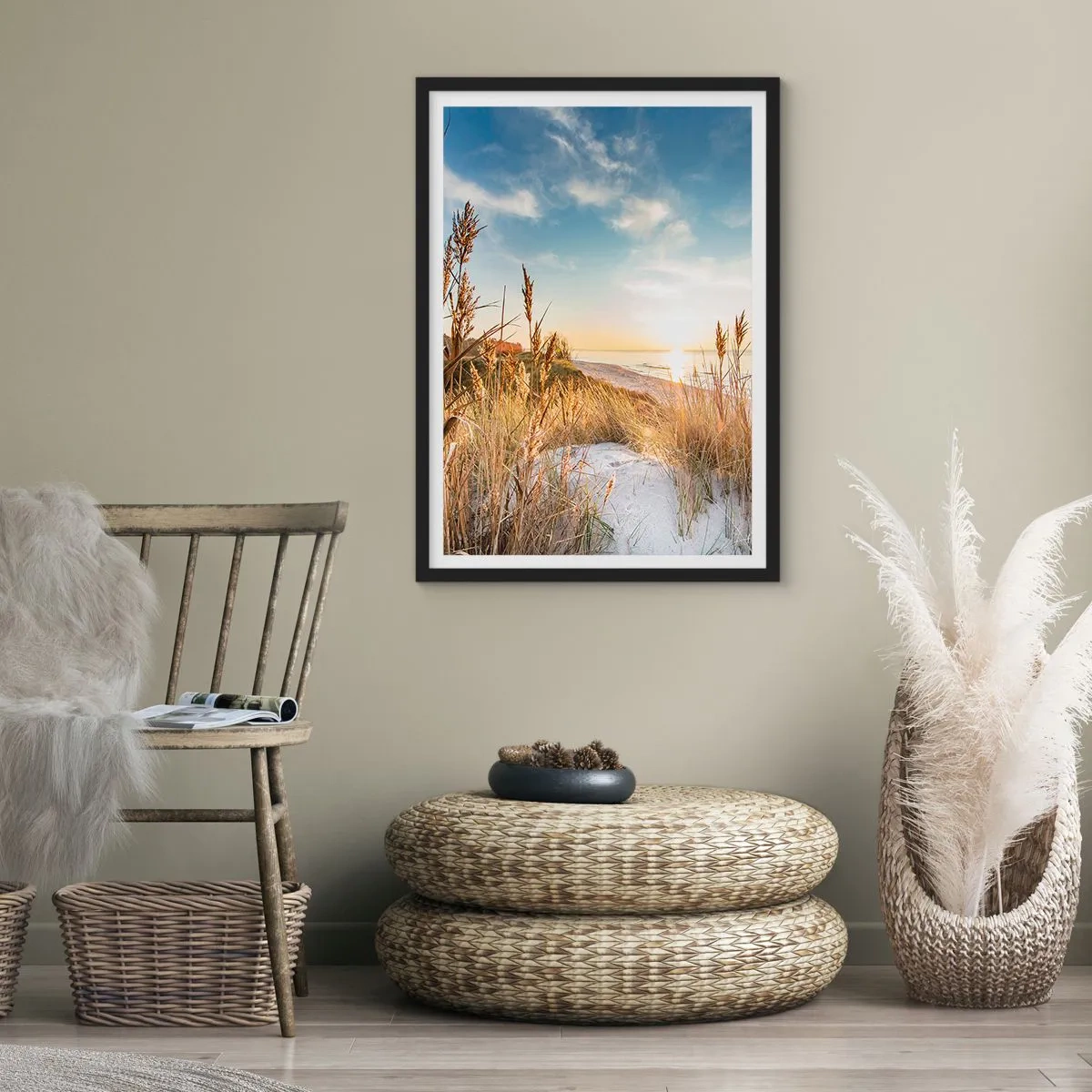 Poszter fehér keretben - Napos tengerparti táj füves dűnékkel - 50x70cm - Északi strand - Modern fali dekoráció nappalihoz és hálószobához ARTTOR