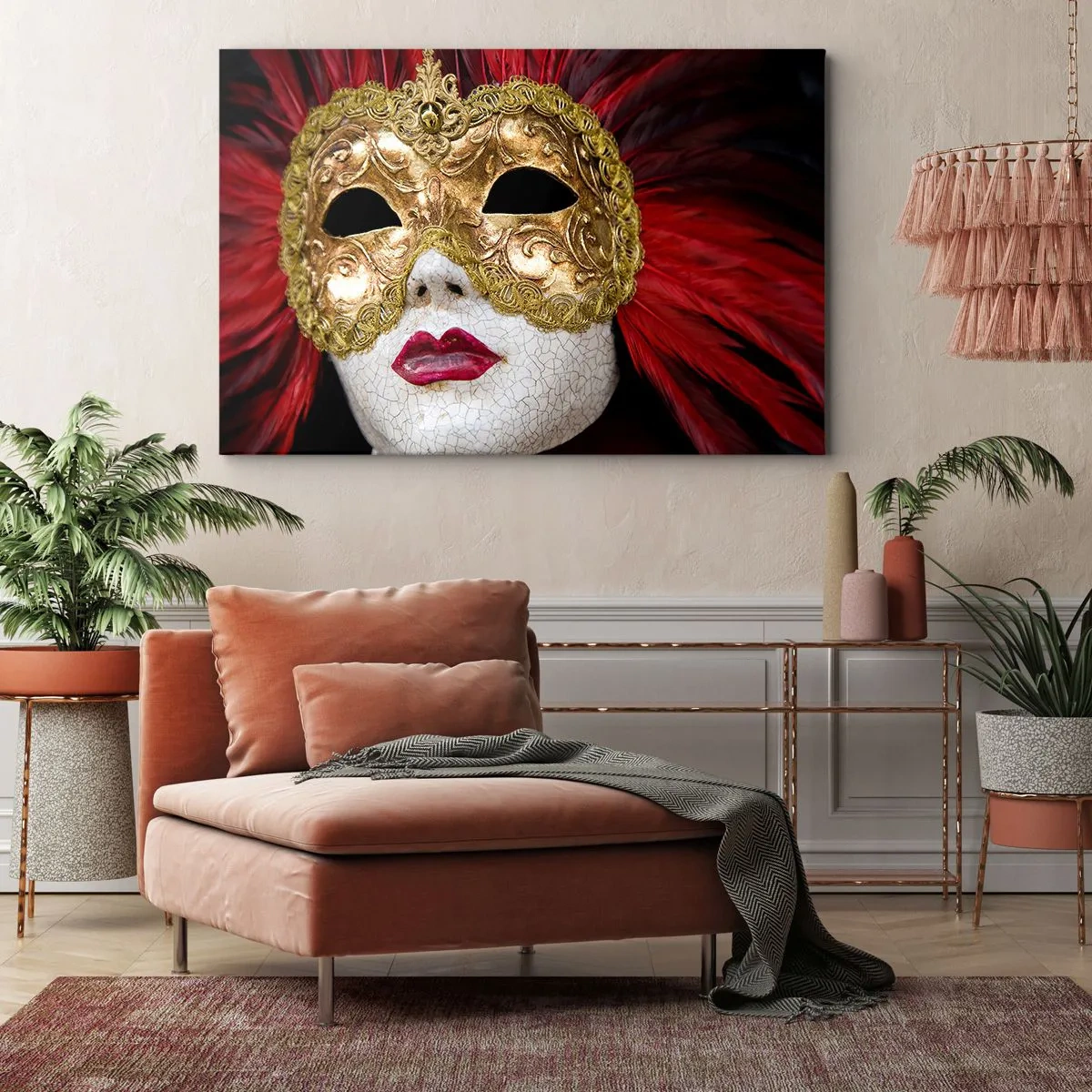 Vászonkép - Arany velencei maszk vörös tollakkal - 70x50cm - A karneváli kaland ígérete - Modern fali dekoráció nappalihoz és hálószobához ARTTOR