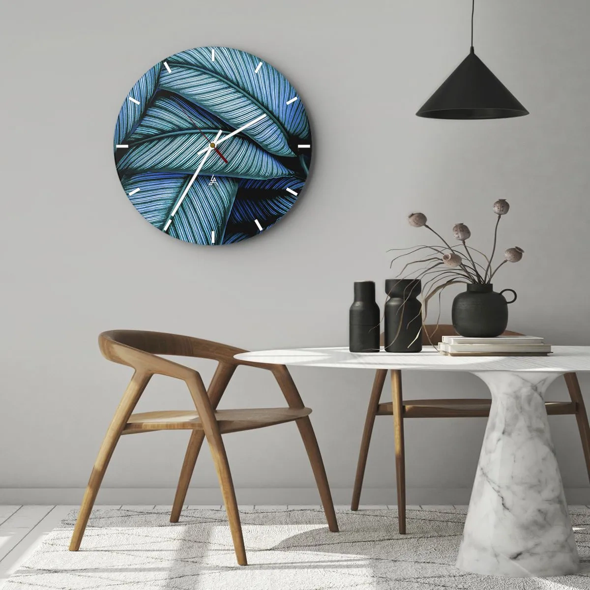 Falióra, Óra - Türkiz és sötétkék árnyalatú tollak közeli képe - 30x30cm - Életvonalak - Modern fali dekoráció nappalihoz, konyhához és hálószobához ARTTOR