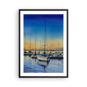 Poszter fehér keretben - Vitorláshajók festői látványa a kikötőben naplementekor - 50x70cm - Egy szép nap vége - Modern fali dekoráció nappalihoz és hálószobához ARTTOR