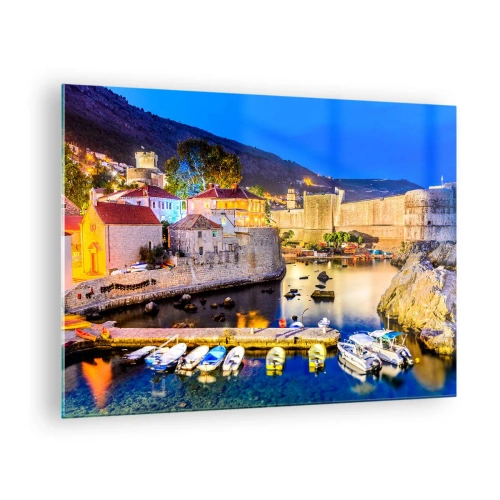 Üveg kép - Dubrovnik esti panorámája hajókkal és városfalakkal - 70x50cm - Világos éjszaka az Adrián - Modern fali dekoráció nappalihoz és hálószobához ARTTOR