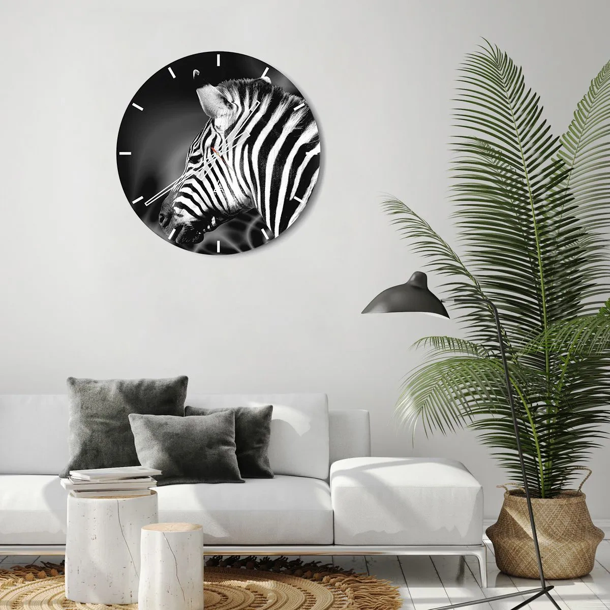 Falióra, Óra - Zebra fekete-fehér közeli képe kontrasztos háttér előtt - 30x30cm - A fehér fehér, a fekete pedig fekete - Modern fali dekoráció nappalihoz, konyhához és hálószobához ARTTOR