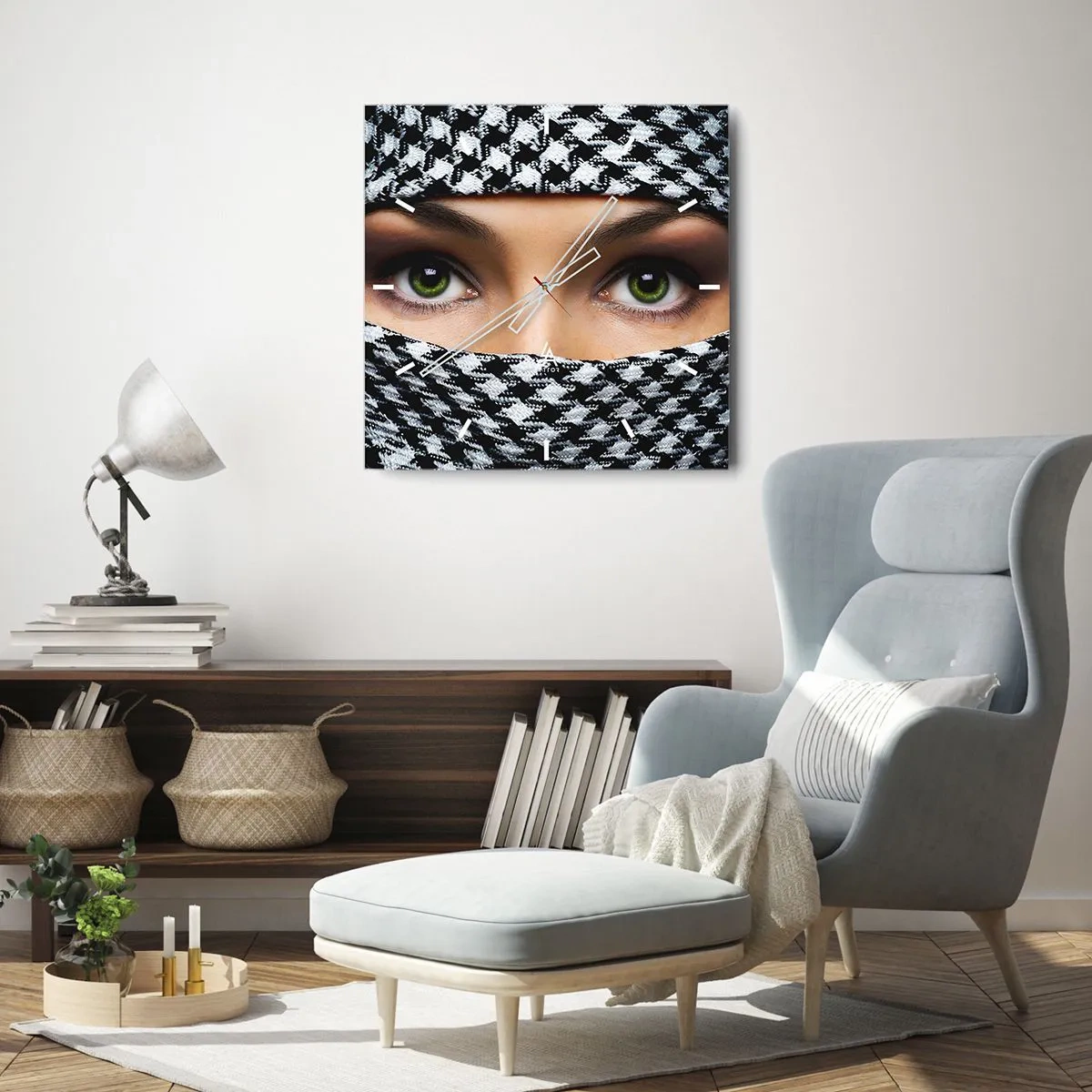 Falióra, Óra - Egy fátyolos zöld szemű szépség portréja - 30x30 cm